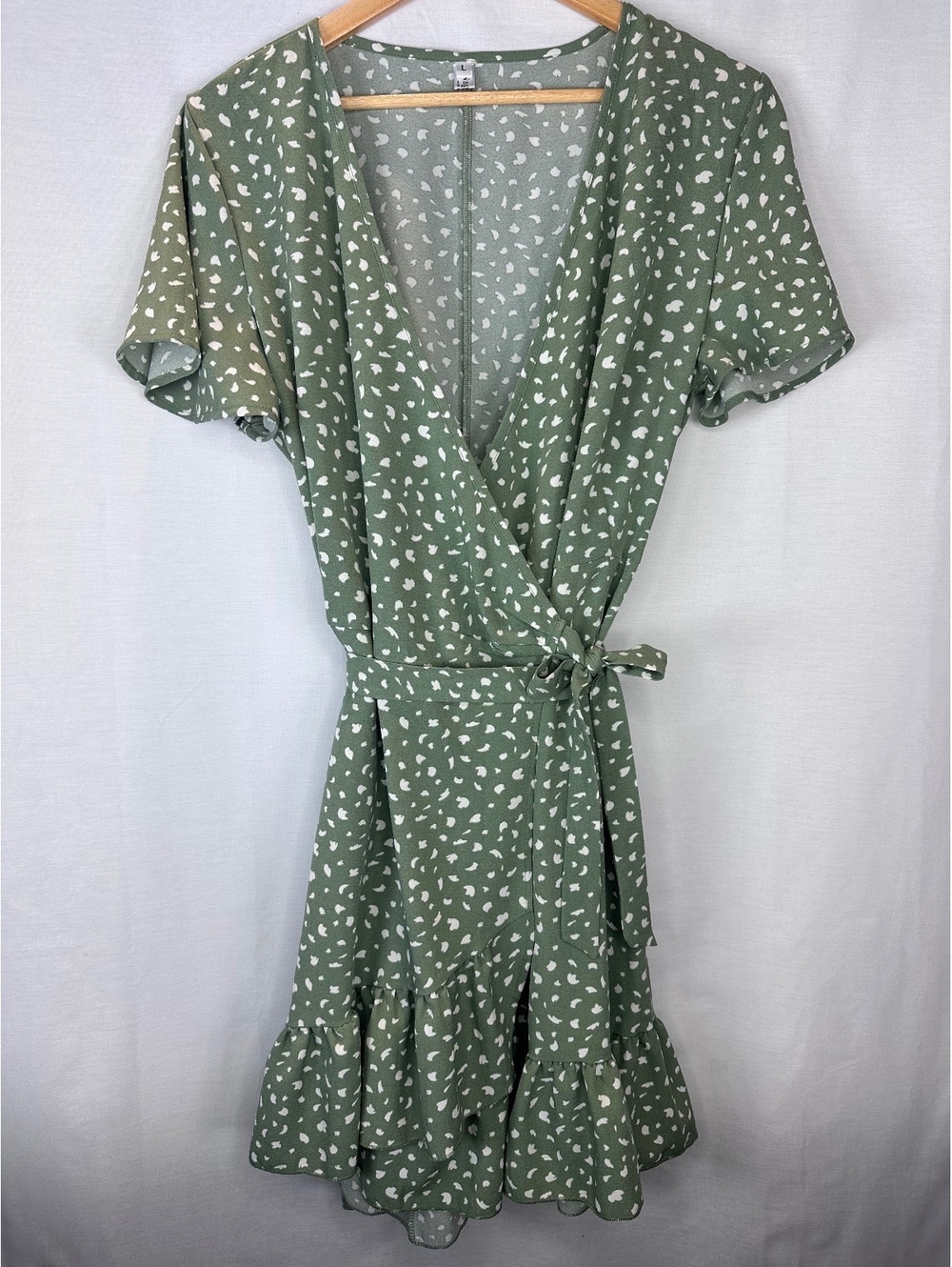 Naggoo Size L Sage Green Abstract Print Wrap Dress Ruffle Hem